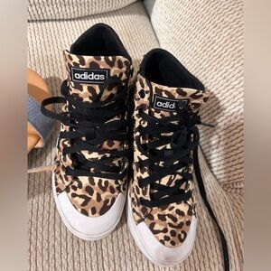 Leapoard Adidas sneakers